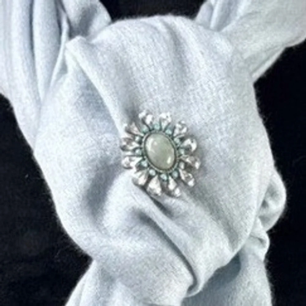 Floral Brooch Women OS Silver Teal‎ Excellent Iridescent Crystal Pin Unbranded